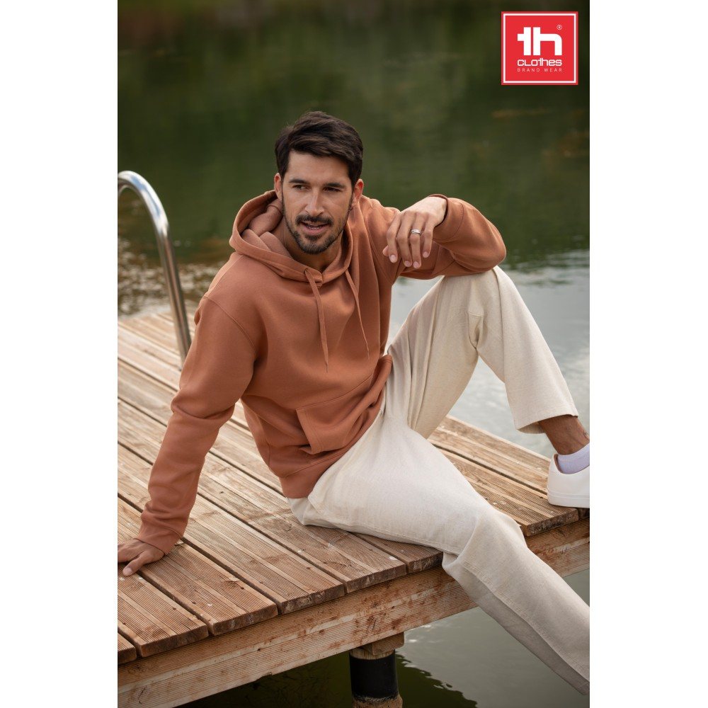 Sudadera Phoenix puesta, foto de TH Clothes