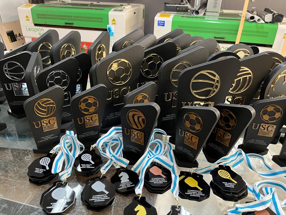 Medallas y trofeos personalizados cortados a láser