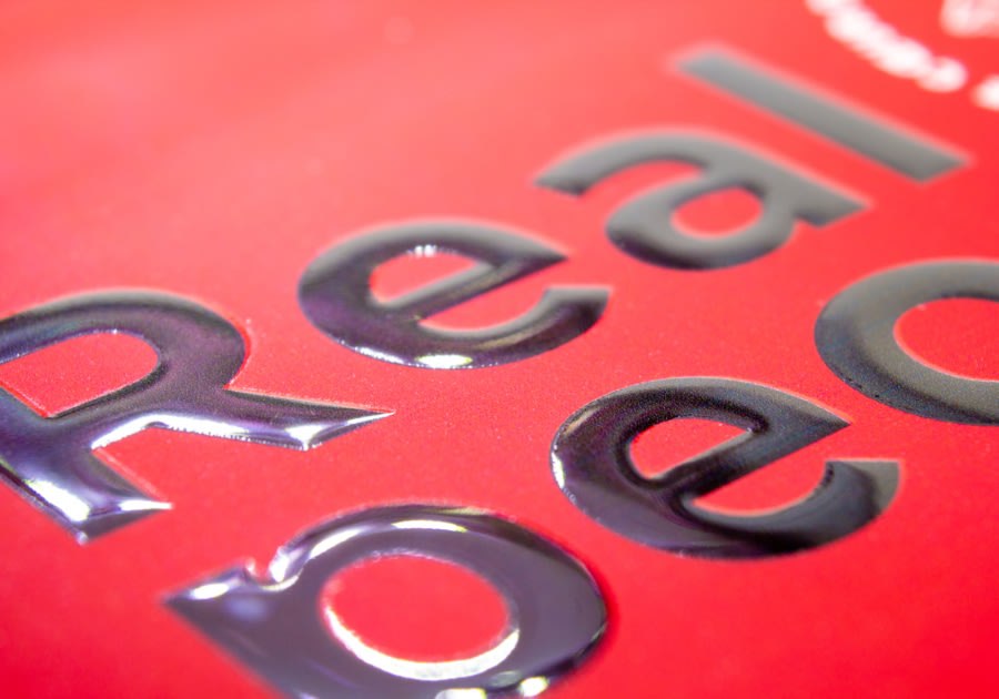 Flyers con barniz selectivo — vista 3