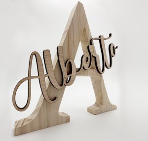 Letra en madera con nombre — vista 2