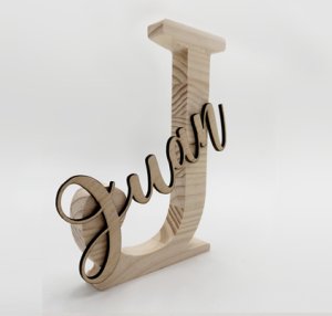 Letra en madera con nombre — vista 4